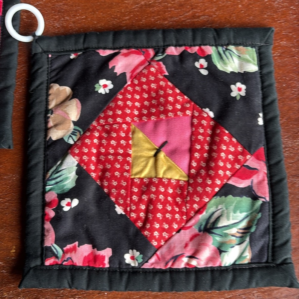 Vintage Handmade Patchwork Potholders With Rings - Picture 3 of 4